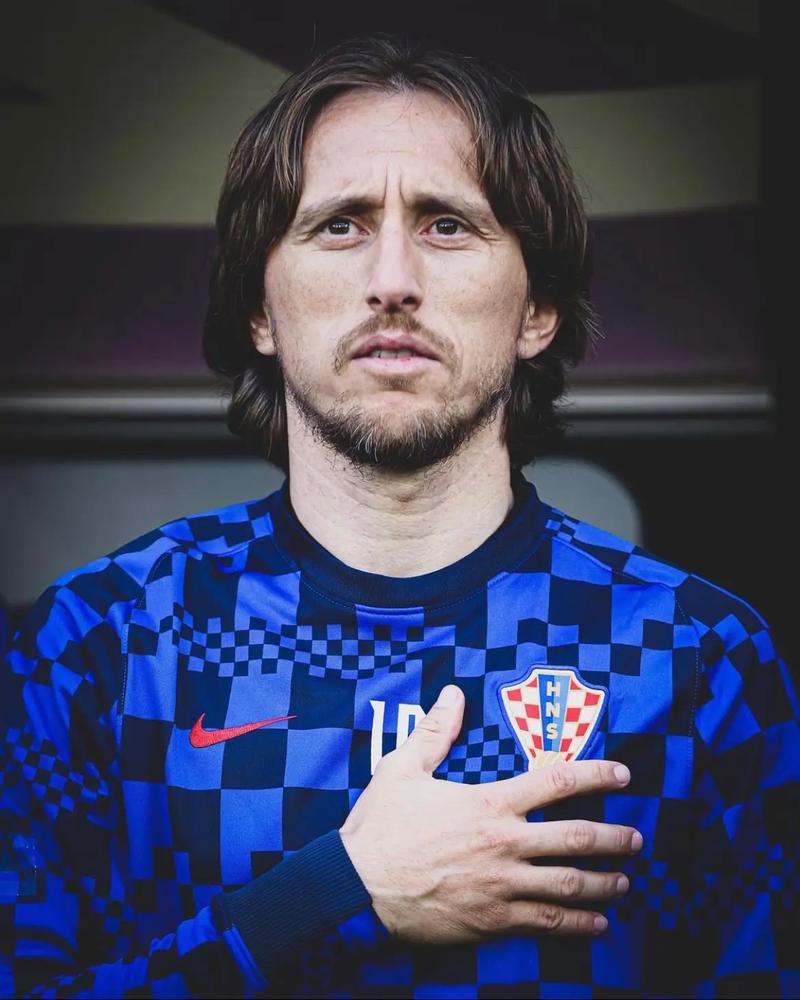 欧联替补出场，范佩西儿子沙奎尔在父亲手下完成费耶诺德首秀