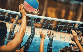 足坛疯狂夜，巴萨击败皇马夺冠，国米遭那不勒斯逼平